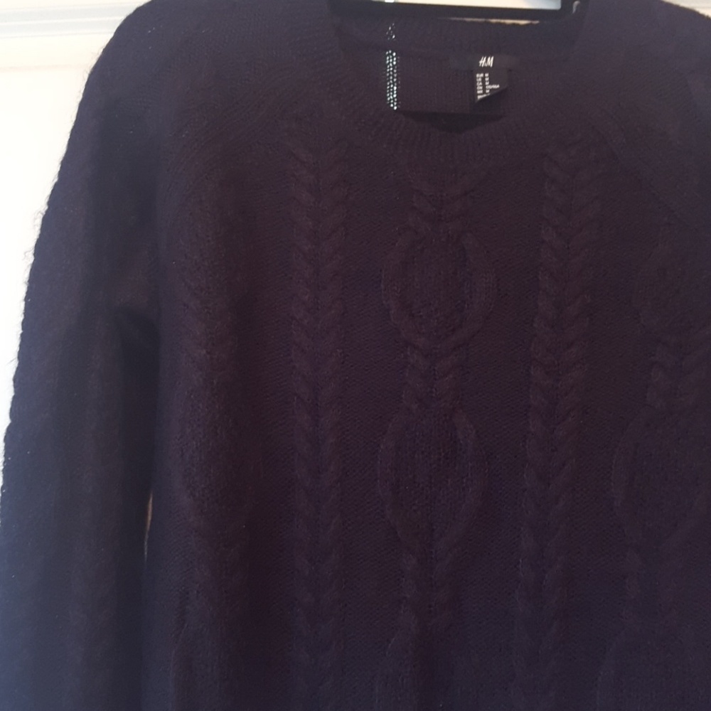 H&M sweater - Picture 2 of 4
